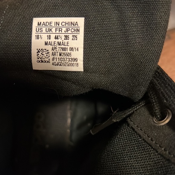 Adidas combat boots/sneaker style. - Picture 6 of 6